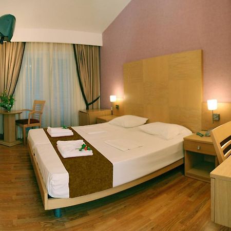 Sandy Bay Hotel Plomari Номер фото