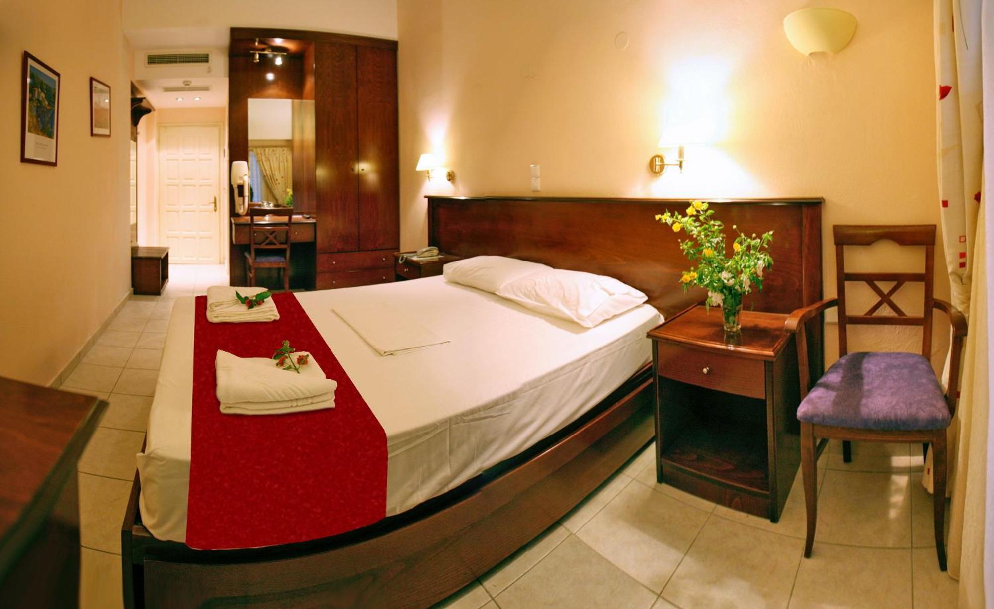Sandy Bay Hotel Plomari Номер фото