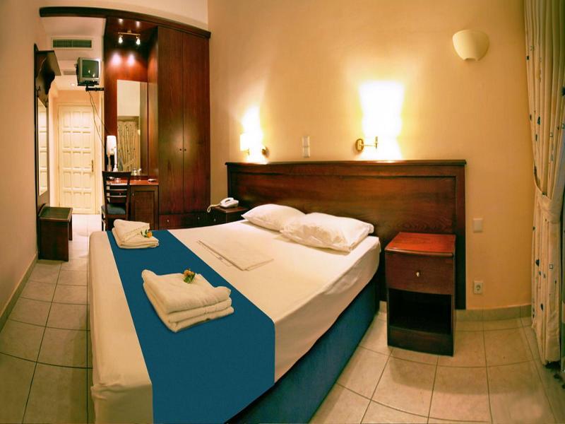 Sandy Bay Hotel Plomari Екстер'єр фото