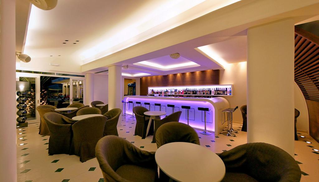 Sandy Bay Hotel Plomari Екстер'єр фото